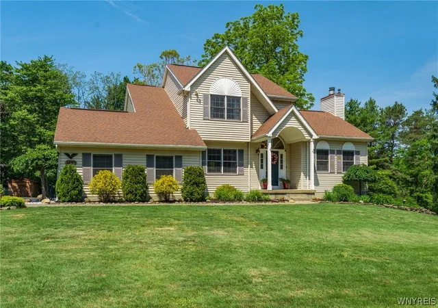1st image of 5550 Scherff Rd, Orchard Park, NY 14127 | MLS# B1691874