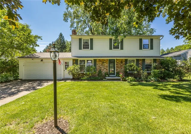Homes for sale in Perinton, NY | 50 Heatherwood Rd, Perinton, NY 14450 | MLS# R1689559