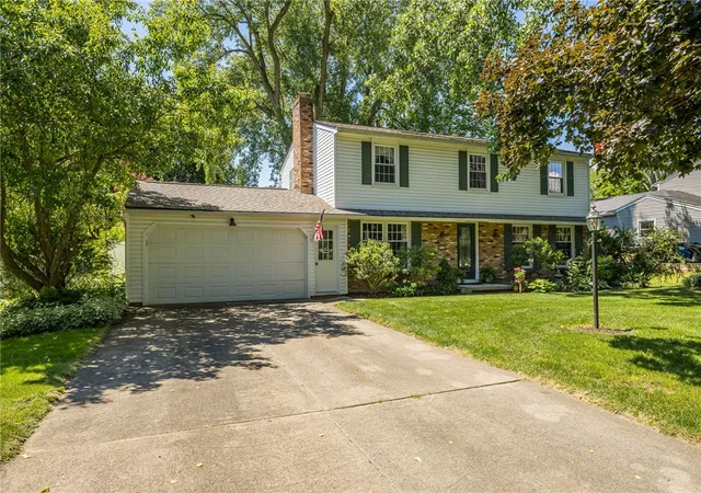 Homes for sale in Perinton, NY | 50 Heatherwood Rd, Perinton, NY 14450 | MLS# R1689559