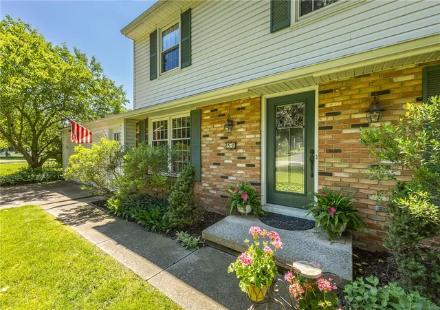 Homes for sale in Perinton, NY | 50 Heatherwood Rd, Perinton, NY 14450 | MLS# R1689559