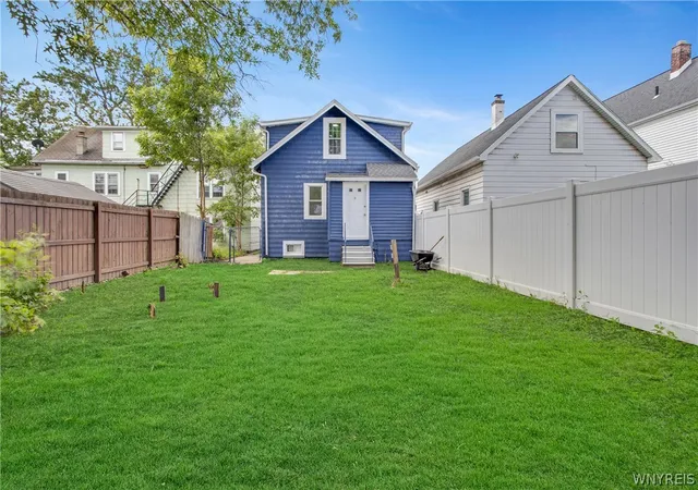 Homes for sale in Buffalo, NY | 85 Ullman St, Buffalo, NY 14207 | MLS# B1691102