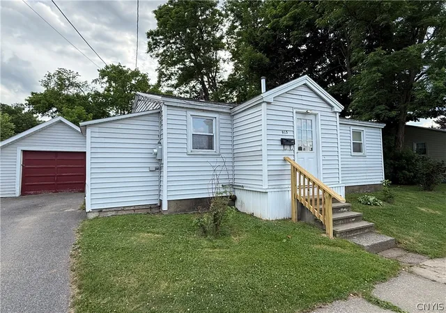 Homes for sale in Utica, NY | 915 Arcadia Ave, Utica, NY 13502 | MLS# S1692016