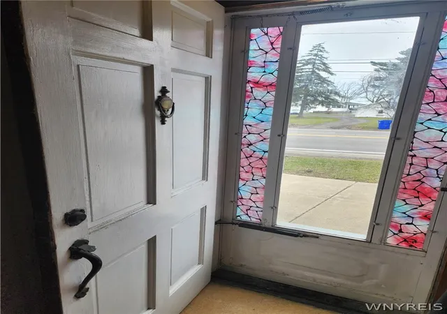 Photo 3 of Single family home for sale at 5009 Lake Shore Rd, Hamburg, NY 14075 | MLS# B1691842 | Listing updated on 2026-08-03
