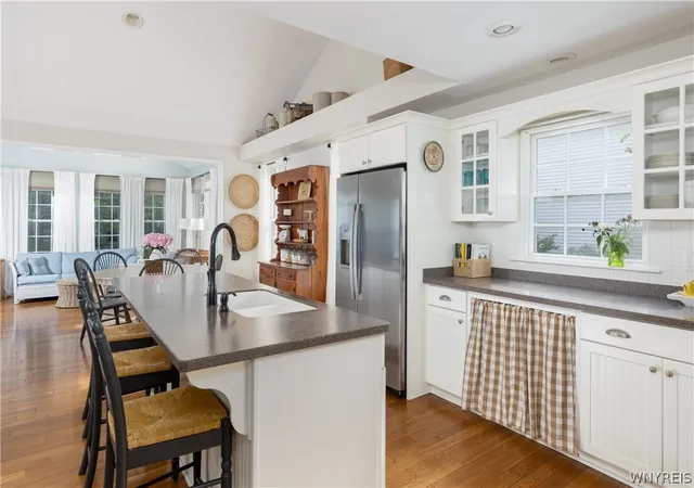 5th image of 6 Lynchburg Ct, Orchard Park, NY 14127 | MLS# B1692086