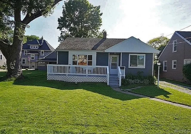 2nd image of 544 Payne Ave, North Tonawanda, NY 14120 | MLS# B1691610
