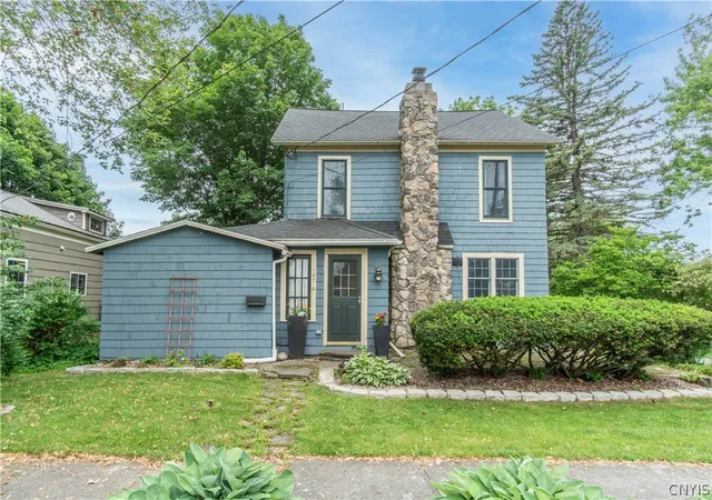 Homes for sale in Hounsfield, NY | 107 W Hamilton St, Hounsfield, NY 13685 | MLS# S1686124