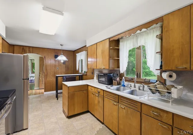 Homes for sale in Minetto, NY | 21 Brookside Ave, Minetto, NY 13115 | MLS# S1689809
