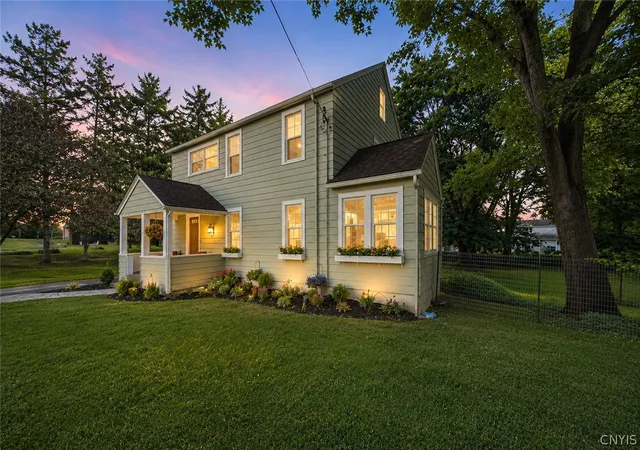 Photo 3 of Sale Pending at 114 Washington Blvd, Fayetteville, NY 13066 | MLS# S1691973 | Listing updated on 2026-06-28