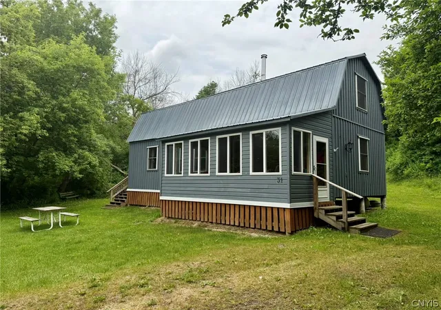 Photo 3 of Single family home for sale at 31 Memory Ln, Ogdensburg, NY 13669 | MLS# S1692131 | Listing updated on 2026-07-23