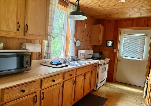 Photo 5 of Single family home for sale at 31 Memory Ln, Ogdensburg, NY 13669 | MLS# S1692131 | Listing updated on 2026-07-23