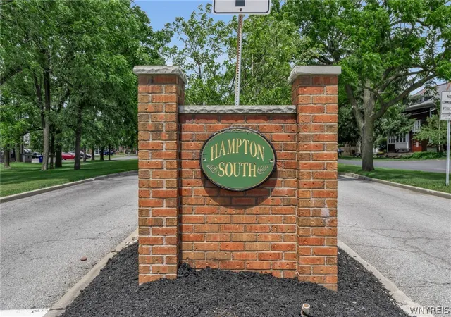 Photo 3 of Sale Pending at 3 Saint Charles Ct, Buffalo, NY 14221 | MLS# B1691721 | Listing updated on 2026-07-21