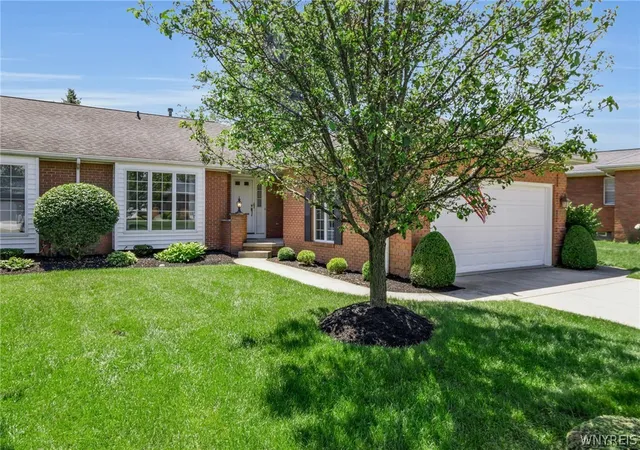 Photo 4 of Sale Pending at 3 Saint Charles Ct, Buffalo, NY 14221 | MLS# B1691721 | Listing updated on 2026-07-21