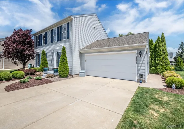 3rd image of 2445 King Fisher Ln, Wheatfield, NY 14304 | MLS# B1690347