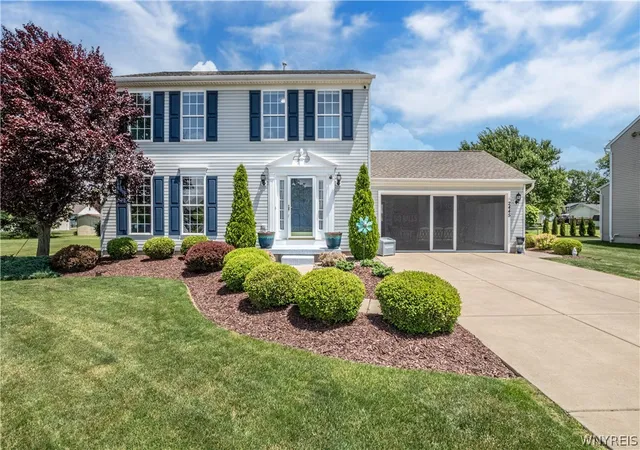 4th image of 2445 King Fisher Ln, Wheatfield, NY 14304 | MLS# B1690347