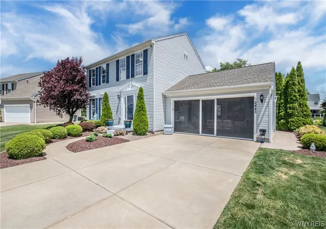 5th image of 2445 King Fisher Ln, Wheatfield, NY 14304 | MLS# B1690347