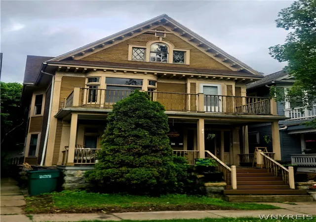 Photo 2 of Sale Pending at 527 Massachusetts Ave, Buffalo, NY 14213 | MLS# B1691772 | Listing updated on 2026-06-29