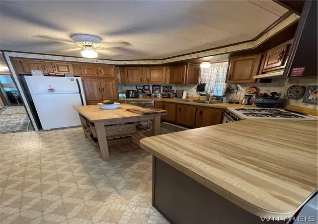 Homes for sale in Hamburg, NY | 30 S Whispering Ln Ln, Hamburg, NY 14075 | MLS# B1692118
