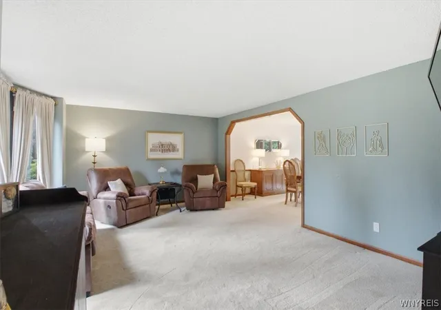 3rd image of 110 Londonderry Ln, Getzville, NY 14068 | MLS# B1691767
