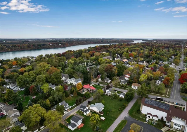 3rd image of 240 Niagara St, Lewiston, NY 14092 | MLS# B1691195