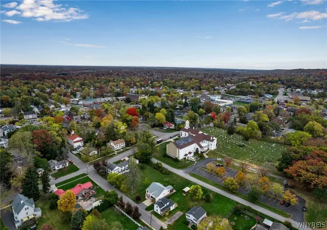 4th image of 240 Niagara St, Lewiston, NY 14092 | MLS# B1691195