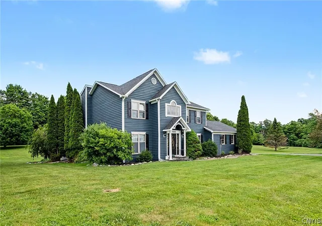 Photo 2 of Sale Pending at 7035 Hunters Crossings Rd, La Fayette, NY 13084 | MLS# S1690401 | Listing updated on 2026-07-11