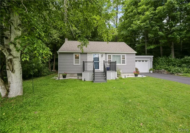 Homes for sale in De Witt, NY | 6567 Woodchuck Hill Rd, De Witt, NY 13078 | MLS# S1688134