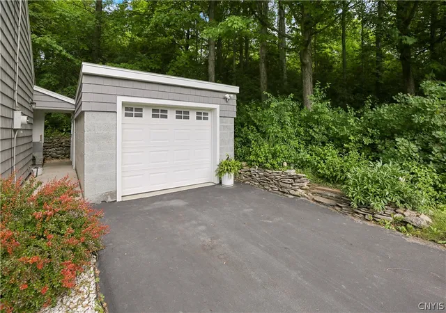 Homes for sale in De Witt, NY | 6567 Woodchuck Hill Rd, De Witt, NY 13078 | MLS# S1688134