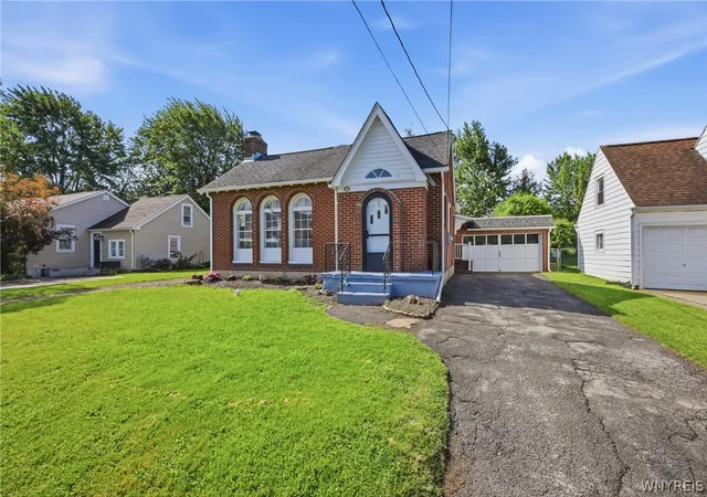 2nd image of 80 Linwood Ave, Tonawanda, NY 14150 | MLS# B1690817