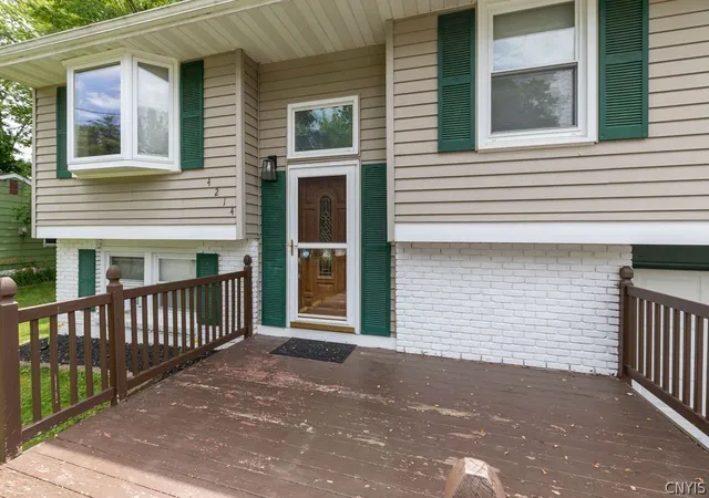 Homes for sale in Clay, NY | 4214 Regulus, Clay, NY 13090 | MLS# S1691532