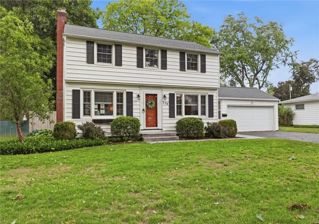 2nd image of 176 Green Meadow Dr, Irondequoit, NY 14617 | MLS# R1692198