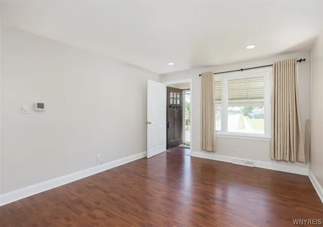 Photo 2 of Single family home for sale at 106 Aspinwood Pl, Buffalo, NY 14223 | MLS# B1692000 | Listing updated on 2026-07-14