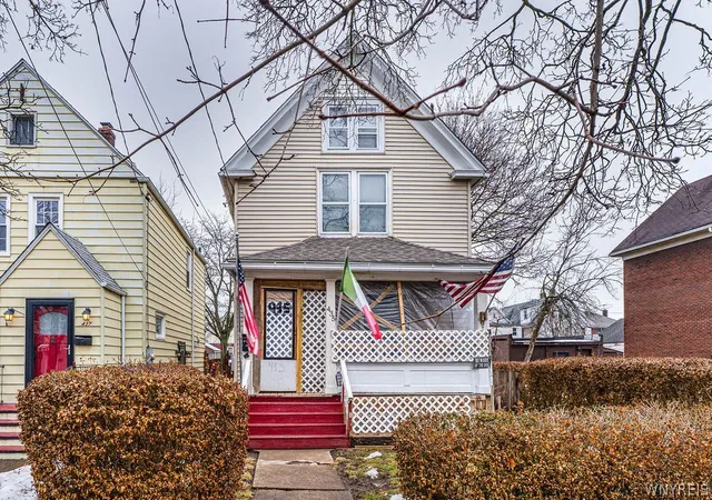 Homes for sale in Niagara Falls, NY | 435 18th St, Niagara Falls, NY 14303 | MLS# B1691920