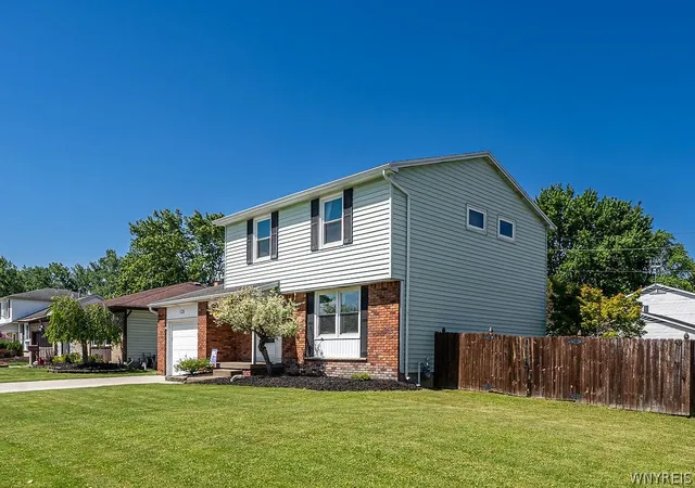 Homes for sale in West Seneca, NY | 128 Annette Dr, West Seneca, NY 14224 | MLS# B1692194