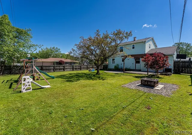 Homes for sale in West Seneca, NY | 128 Annette Dr, West Seneca, NY 14224 | MLS# B1692194