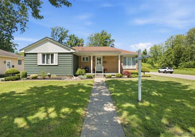 1st image of 124 Homestead Dr, North Tonawanda, NY 14120 | MLS# B1692196