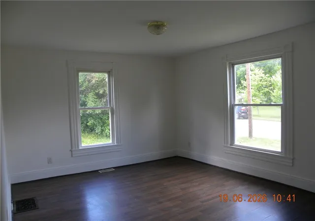 3rd image of 16 S Maple St, Corning, NY 14830 | MLS# R1691828