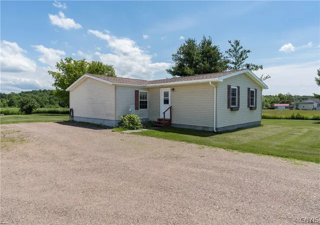 Photo 3 of Manufactured home for sale at 37010 Deferno Rd, Clayton, NY 13624 | MLS# S1691909 | Listing updated on 2026-07-22