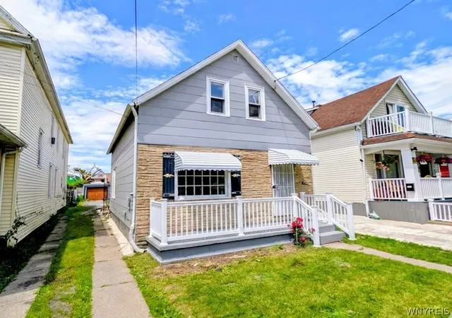 Photo 2 of Single family home for sale at 442 Goethe St, Buffalo, NY 14212 | MLS# B1690390 | Listing updated on 2026-06-19