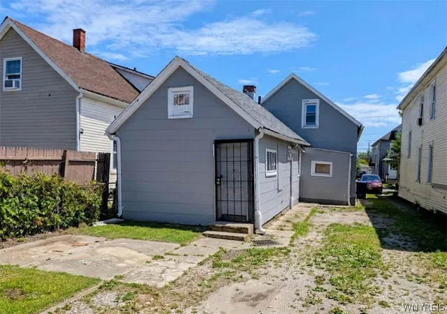Photo 3 of Single family home for sale at 442 Goethe St, Buffalo, NY 14212 | MLS# B1690390 | Listing updated on 2026-06-19
