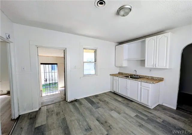 Photo 4 of Single family home for sale at 442 Goethe St, Buffalo, NY 14212 | MLS# B1690390 | Listing updated on 2026-06-19