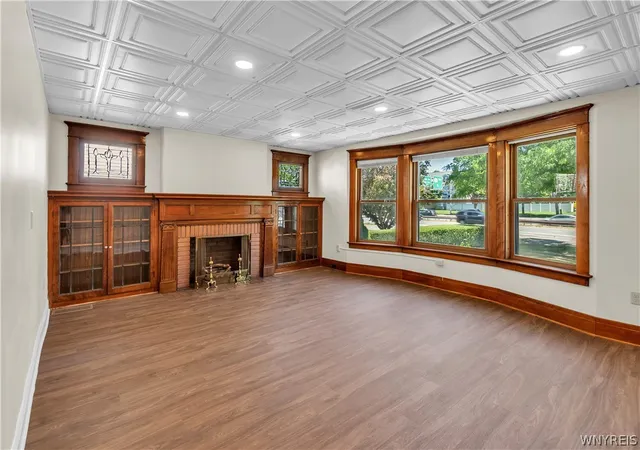 Listing Photo 3 - Condo for sale in building located at 117 W Humboldt Pkwy, Buffalo, NY 14214