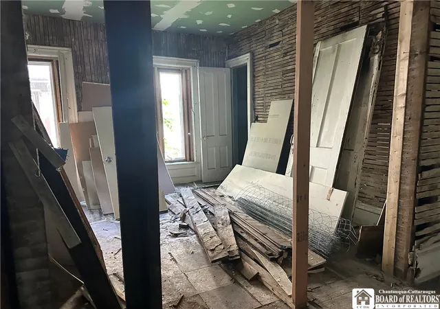 Listing Photo 3 - Condo for sale in building located at 52 Mckinley Ave, Jamestown, NY 14701