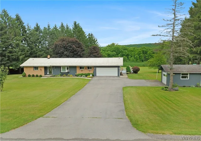 Homes for sale in Warsaw, NY | 230 Wyoming St, Warsaw, NY 14569 | MLS# B1691775