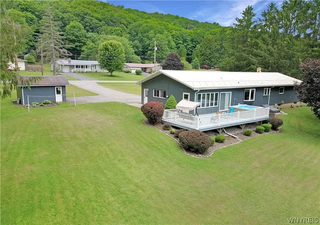 Homes for sale in Warsaw, NY | 230 Wyoming St, Warsaw, NY 14569 | MLS# B1691775