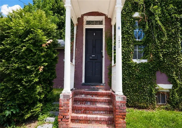 Photo 5 of Sale Pending at 171 Pulteney St, Geneva, NY 14456 | MLS# R1690957 | Listing updated on 2026-07-16