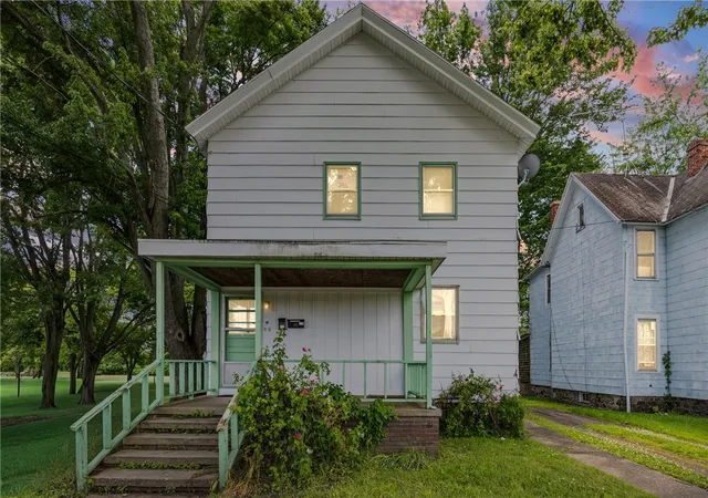 Homes for sale in Lyons, NY | 28 Franklin St, Lyons, NY 14489 | MLS# R1692195
