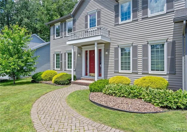 2nd image of 106 Zodiac Cir, Liverpool, NY 13090 | MLS# S1691577