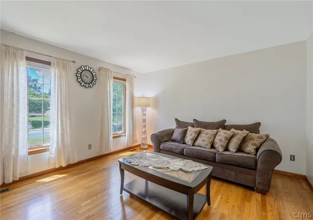 3rd image of 106 Zodiac Cir, Liverpool, NY 13090 | MLS# S1691577