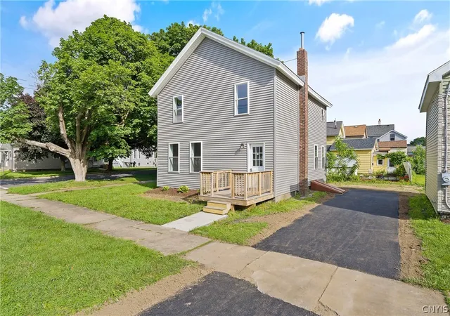 Homes for sale in Oswego, NY | 105 E Cayuga St, Oswego, NY 13126 | MLS# S1691994
