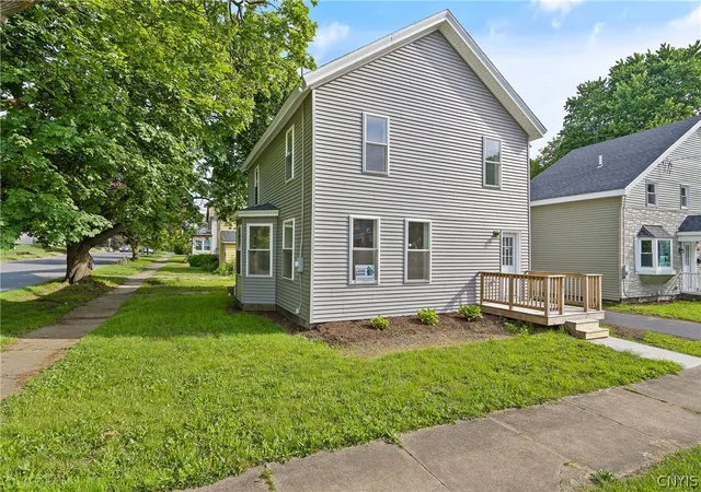 Homes for sale in Oswego, NY | 105 E Cayuga St, Oswego, NY 13126 | MLS# S1691994